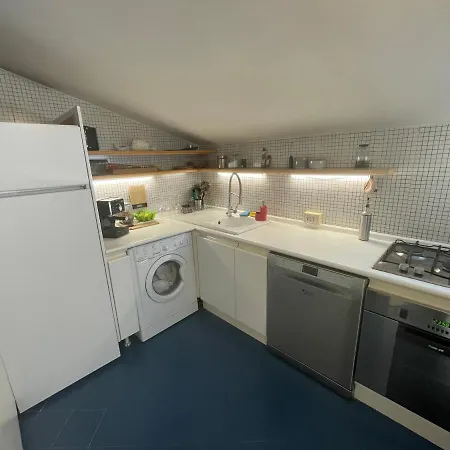 Design In Center With Terrace Daire